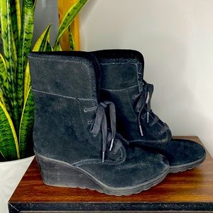 White Mountain Chunky Wedge Lace Up Boot Size 7.5